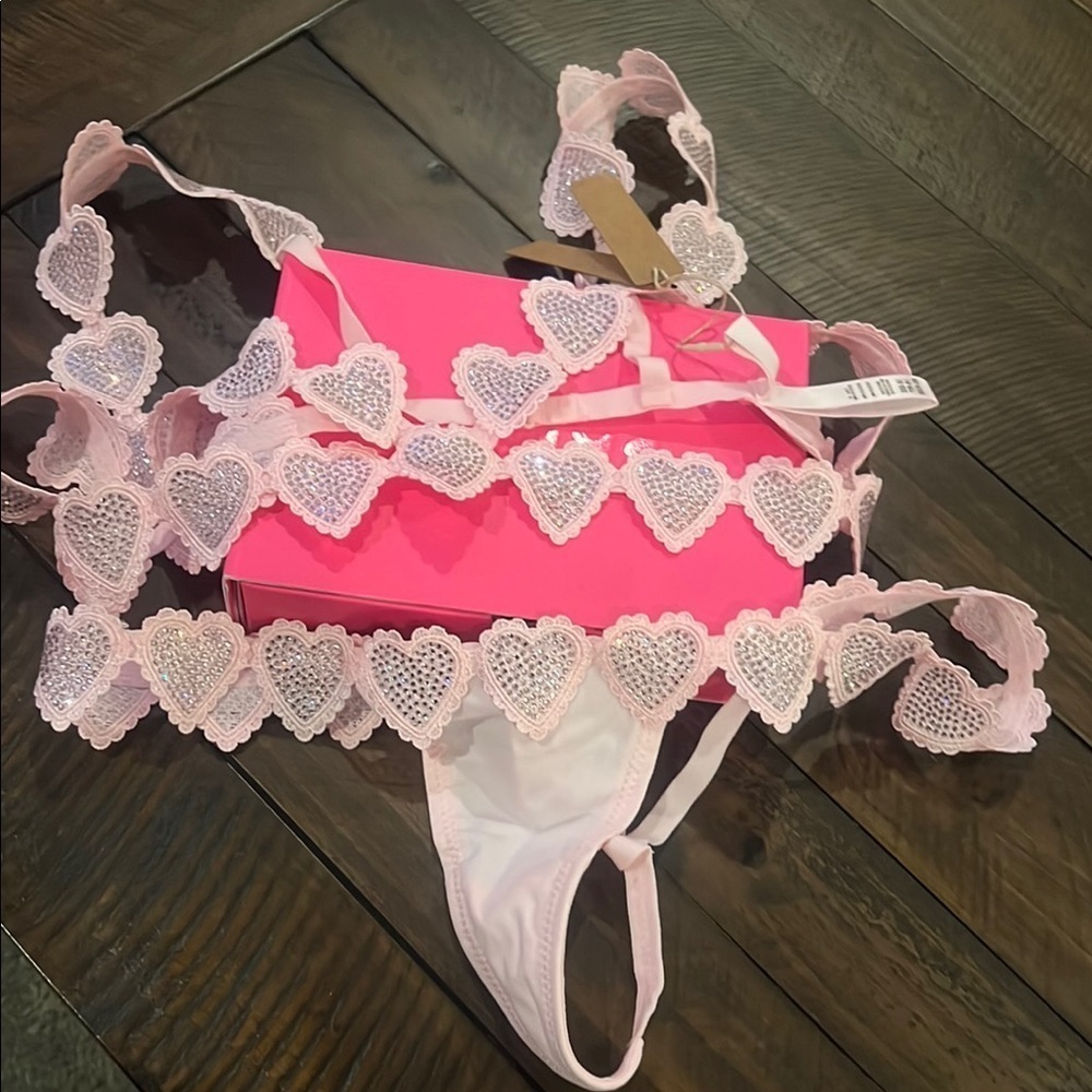 SKIMS Rhinestone Heart Set💕 - Picture 9 of 16